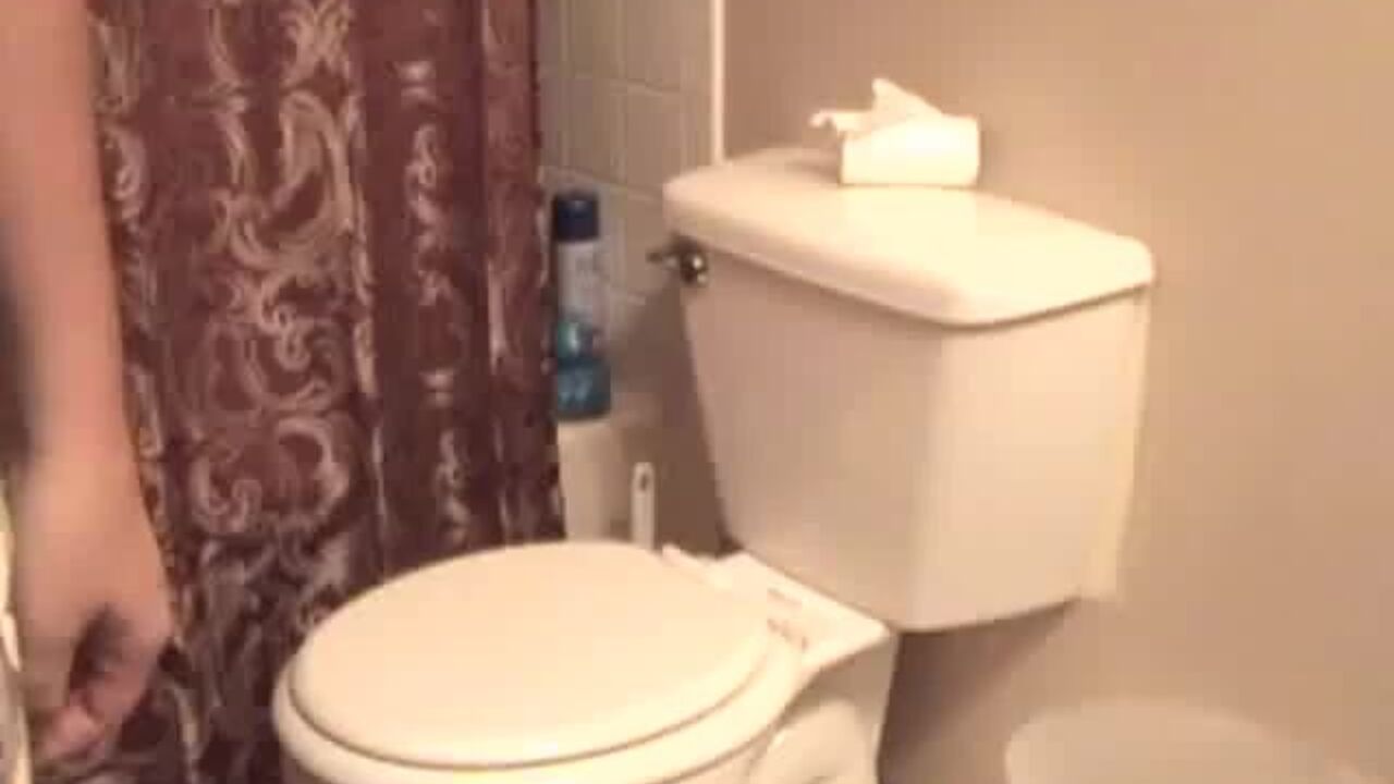 Watch this scatty slave think with her poop brain and take it in the ass