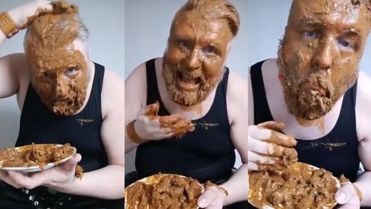 Watch this kinky dude take a filthy load down his throat like a champ