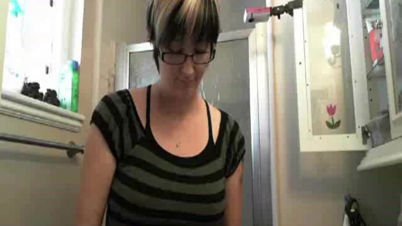 Lilith's Porcelain Scat Slave Gets Hardcore Farting and Pooping Action