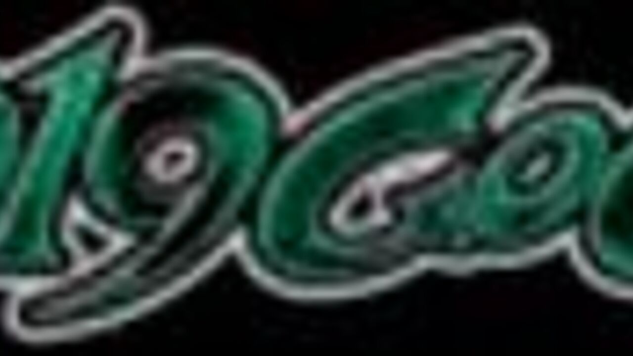 Watch this Asian spy pee in the toilet like a pro