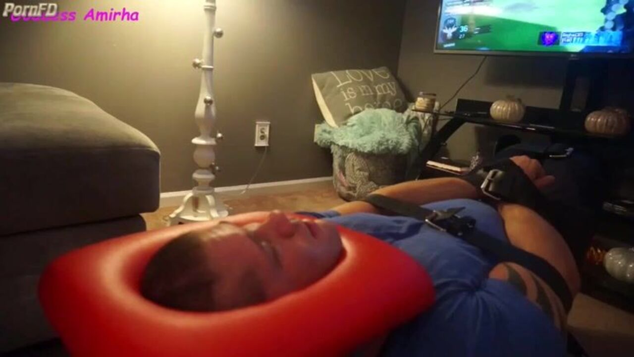 Watch these filthy scat babes in scat porn videos, including scat facesitting and pooped out