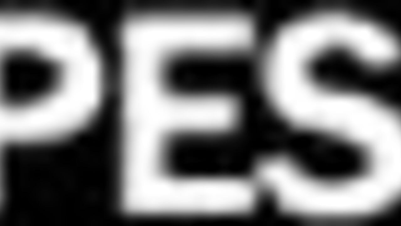 Watch this rough anal slut scat and get slapped in her scat virginity