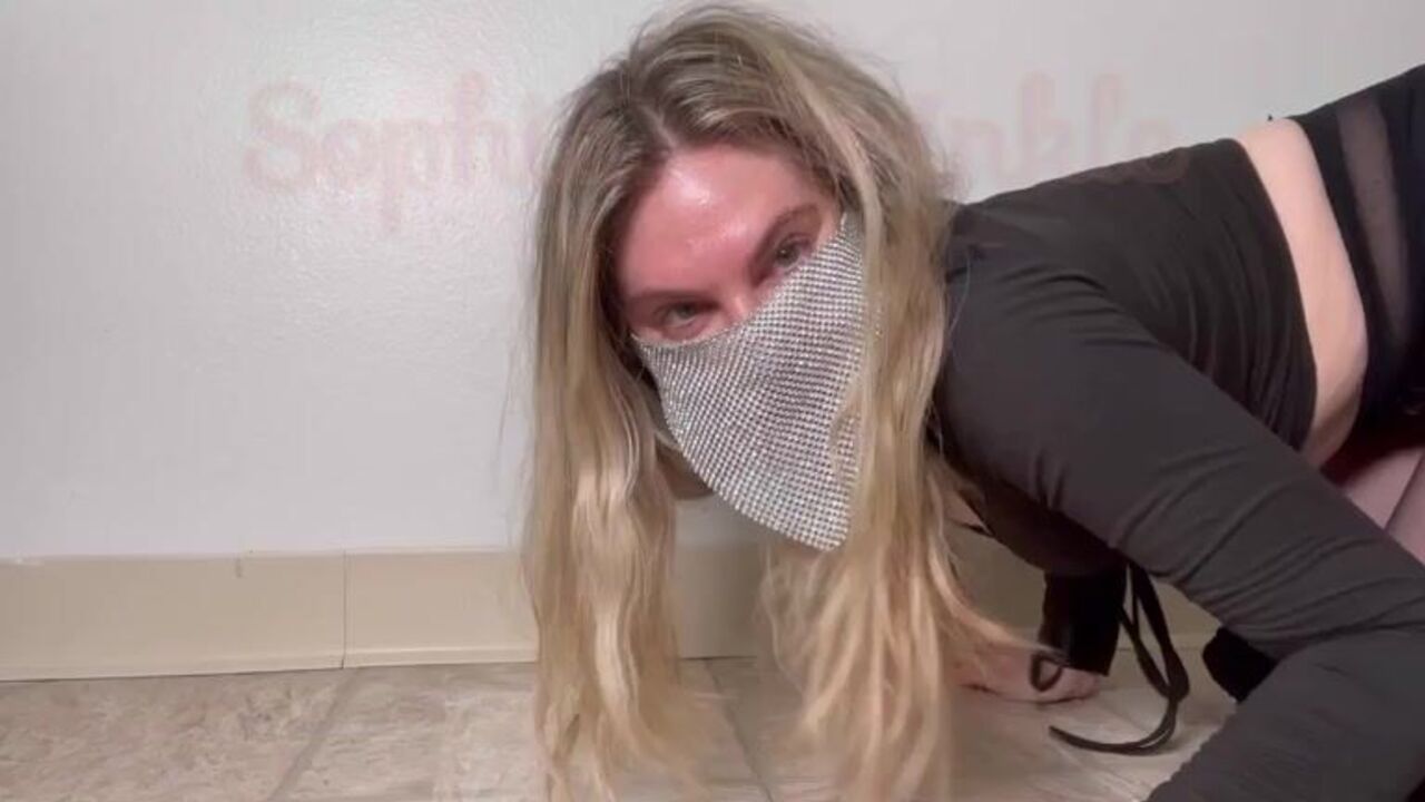 Watch this dirty video of a scatty slut getting her pussy and ass stuffed with pooped up filth