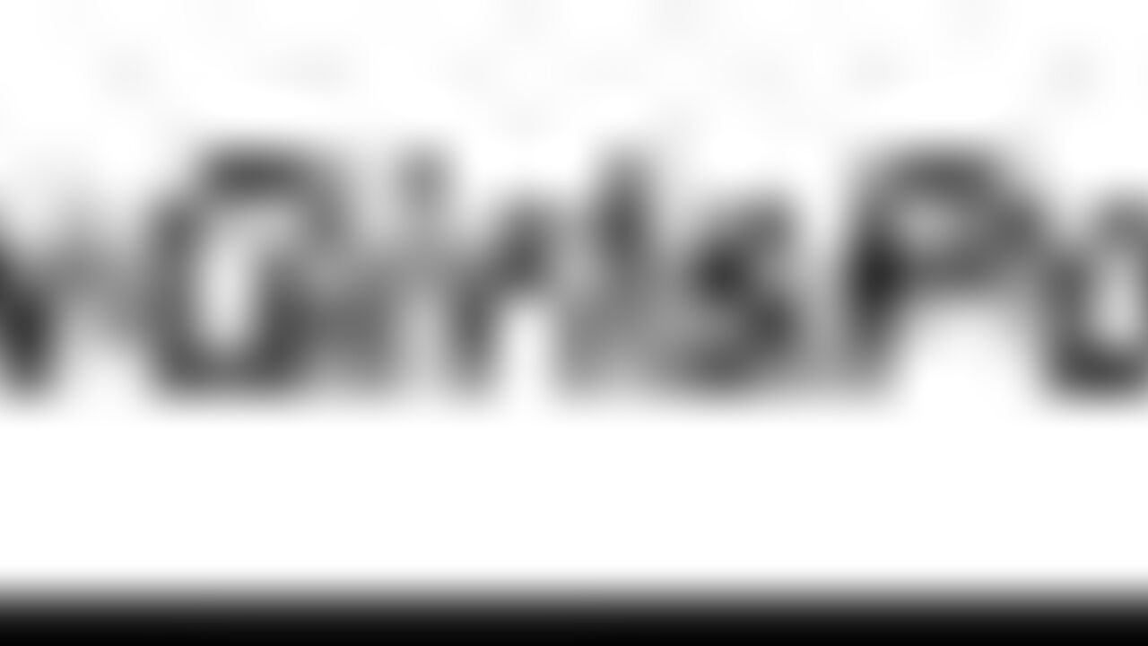 Watch these filthy sluts get off with scat play and dirty talk