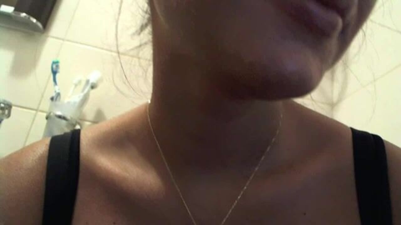 Jessy 181 gets a hot scat surprise in the toilet