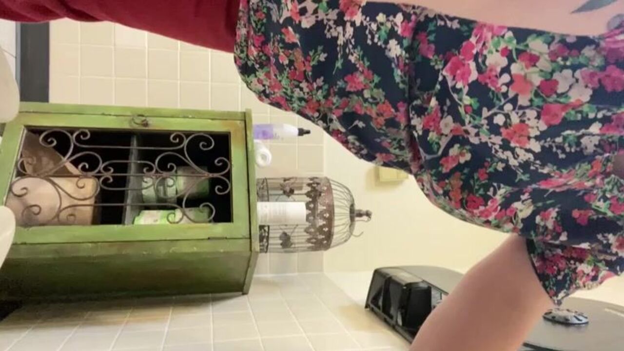 Sola G 08: The scat porn video of the year!