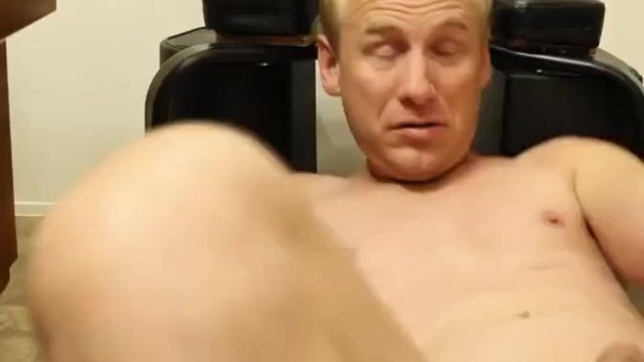 Watch this hot scat porn video as a human toilet guy feeds his juicy load to another guy