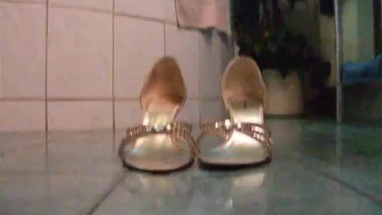 Get ready for a wild poo-filled adventure in the shoes of your favorite slutty chick