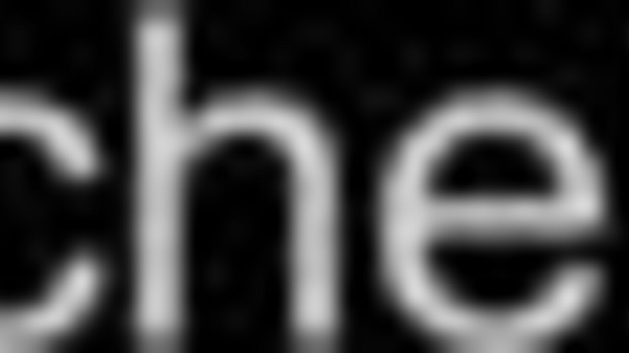 Rachelle2 - A Good Girl Eats Her Shitting Outspread - A Scat Porn Classic