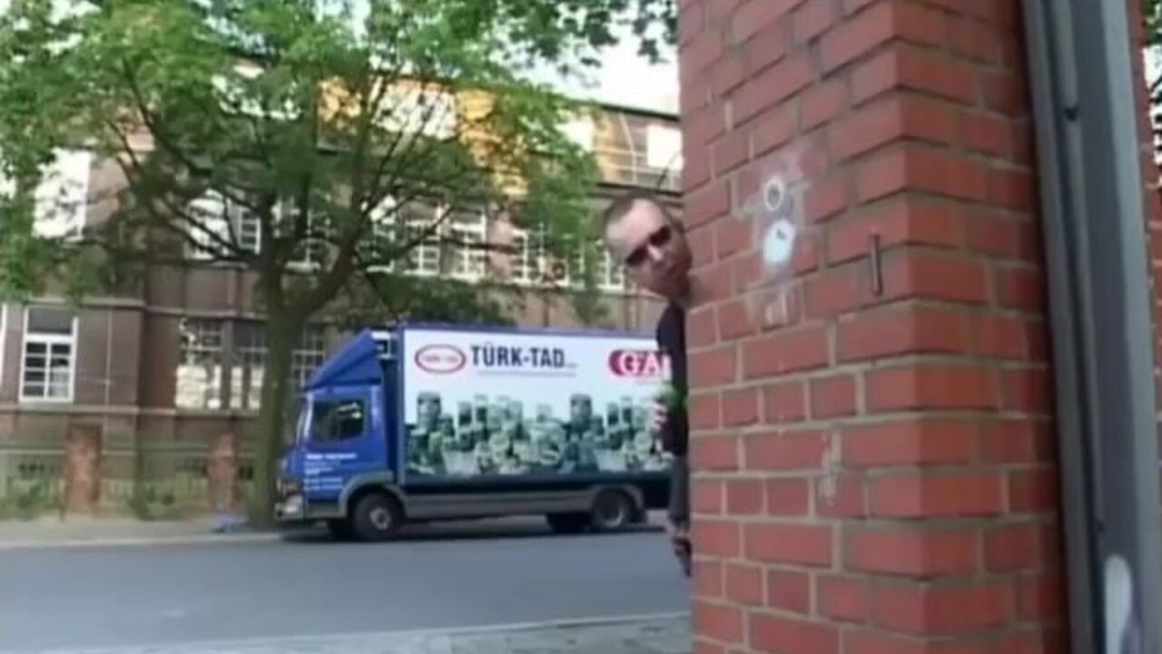 German slut gets her scat fucked and pissed on in the alley