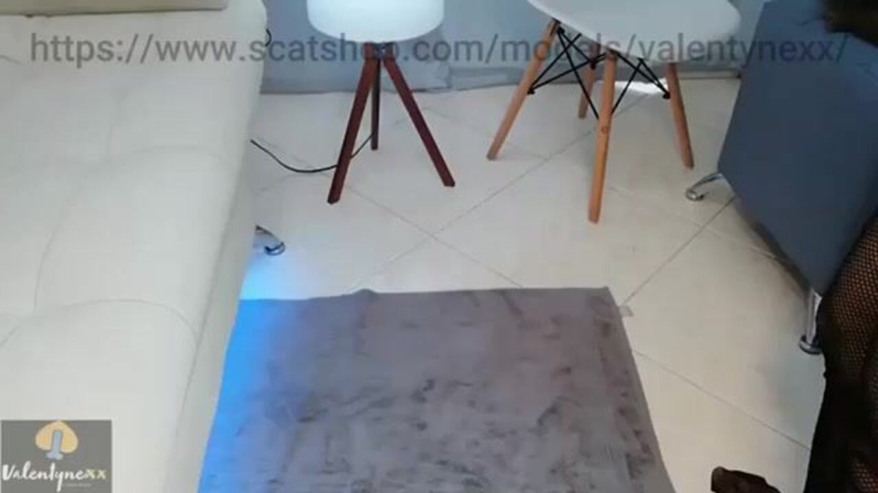 Watch this dirty video of a scatty slut getting off with her filthy mouth and ass