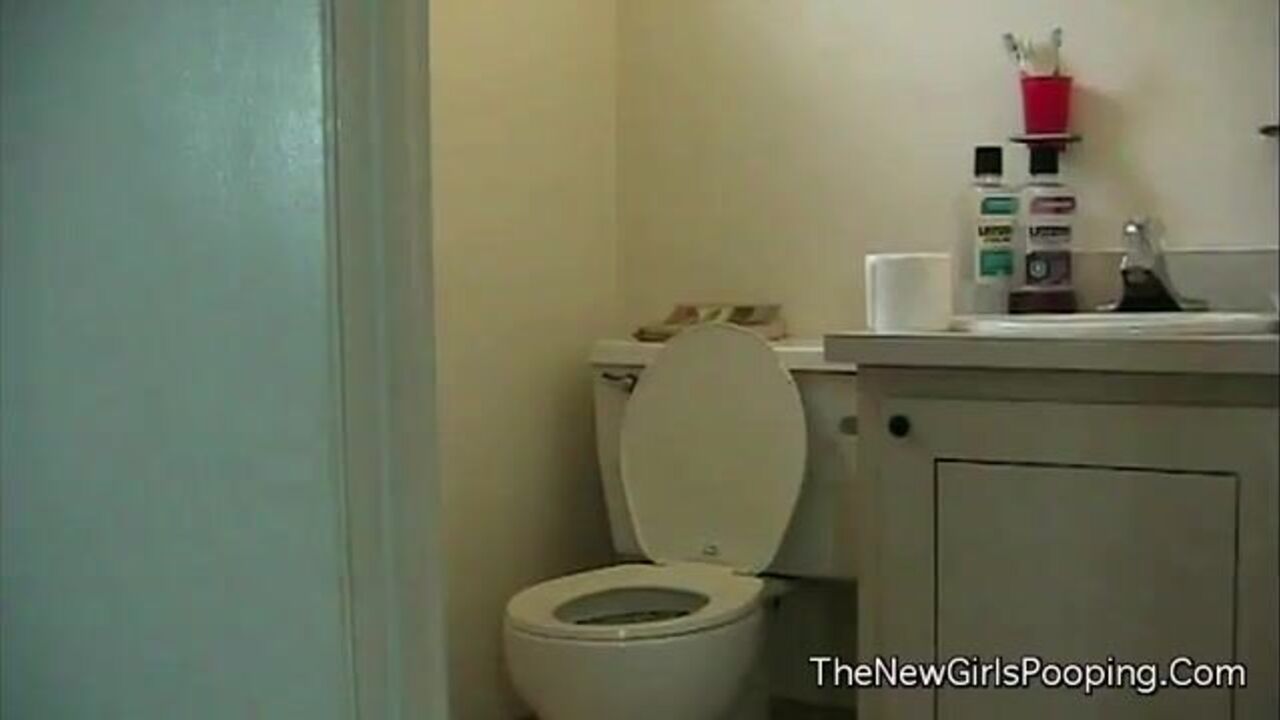 Satisfying your scat craving with some hot scat porn & relieving action