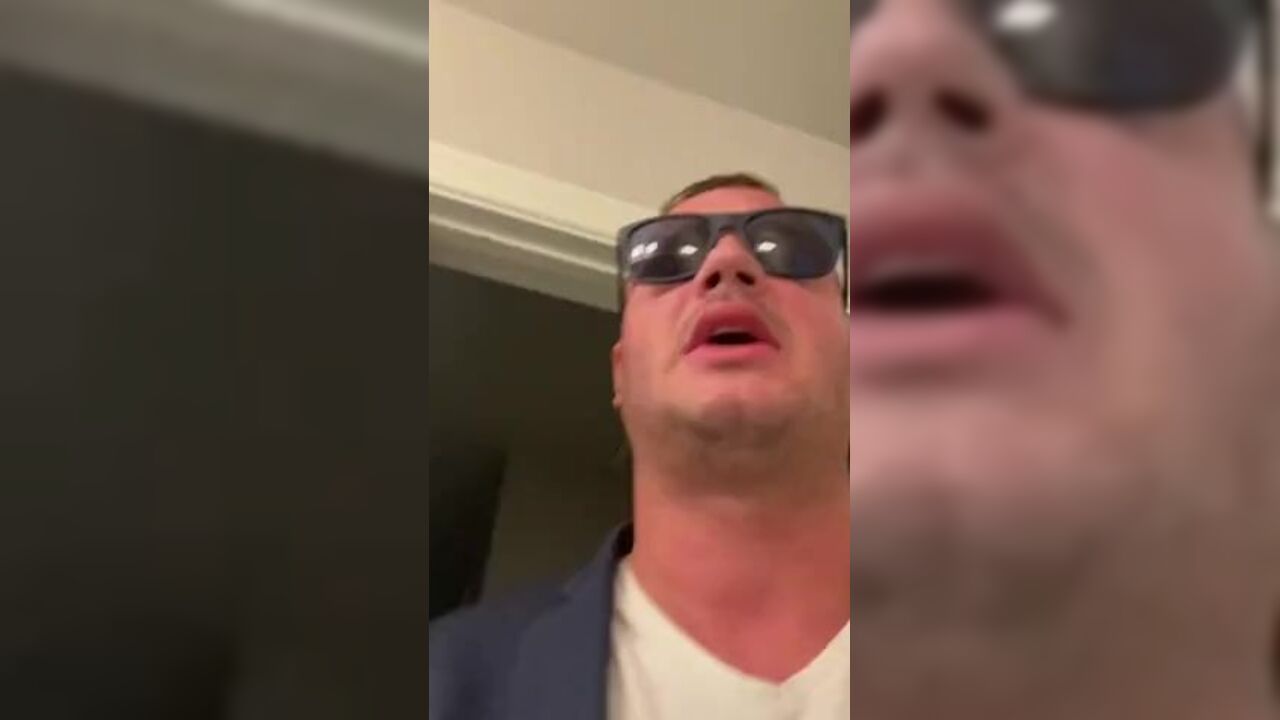 Danny Mountain's solo scat porn: Popping and farting in the middle of the night