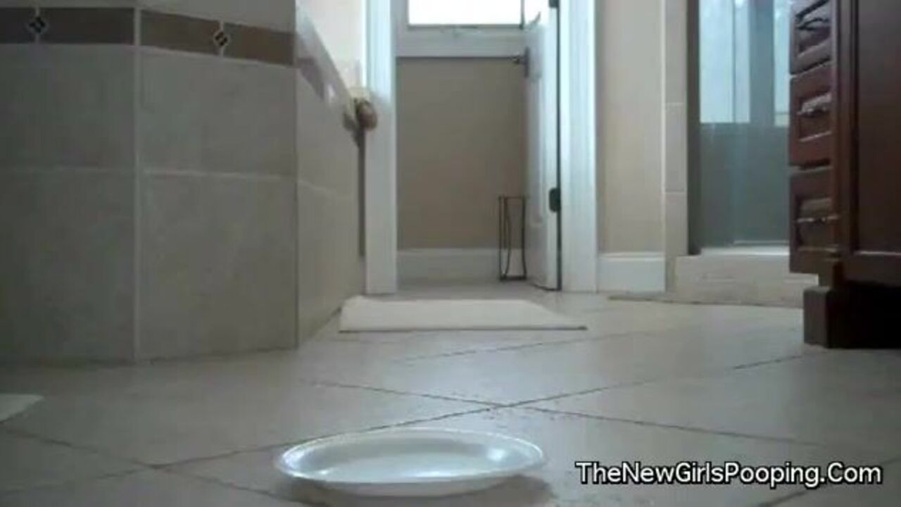 Watch this scat porn video of banana cake slaves getting off with their own pee