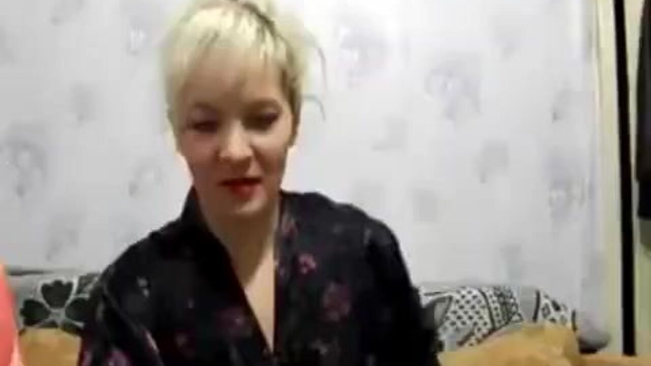 Watch a LoFi mature woman get down and dirty in scat porn