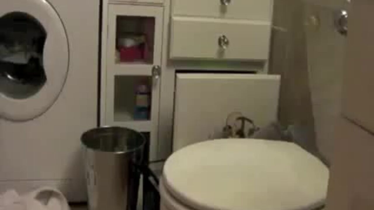 Amateur amateur slut gets her pooecious needs met with a good hard fuck