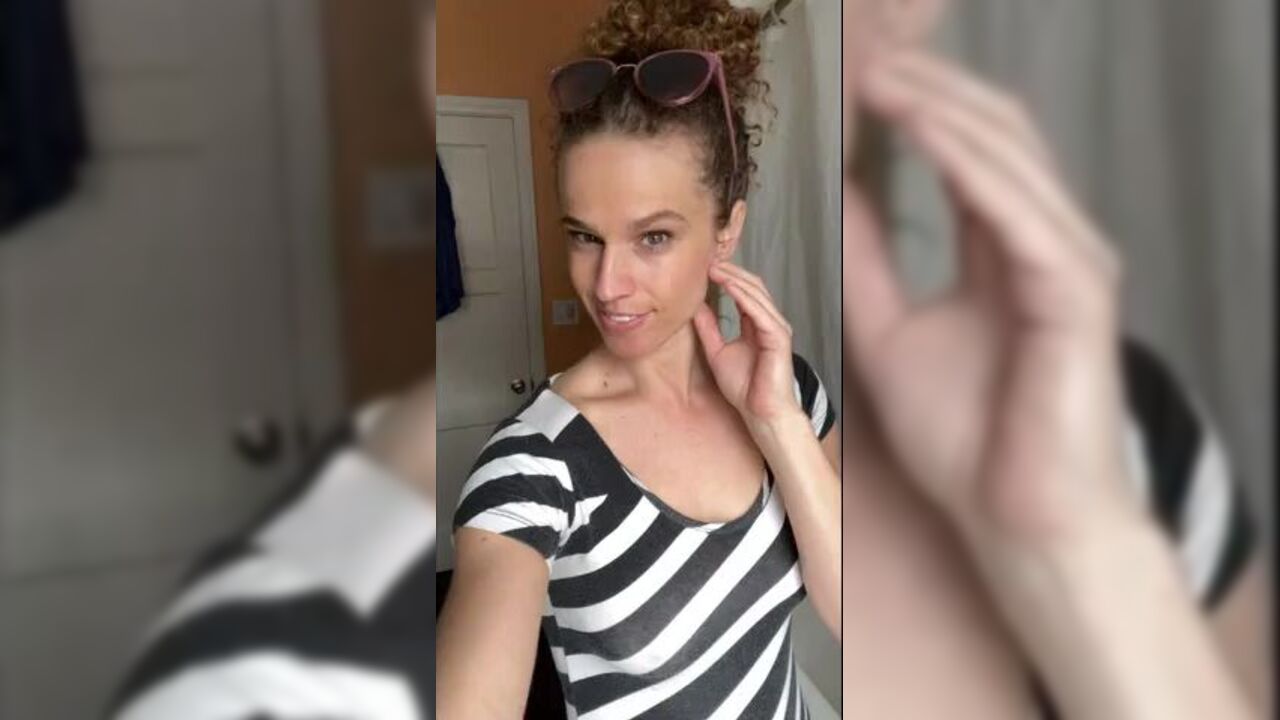 Part 4 of Mommy Molly's wildest scat porn fantasies: Jeweled goddess and her submissive mommy