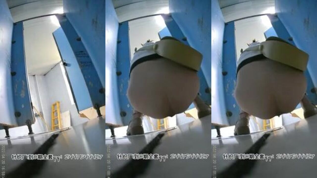 Naughty Chinese girl peeps on herself in the toilet and gets a surprise