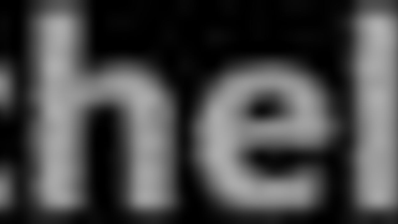 Naughty scat play with two babes - Poo Muffin Bake and Play