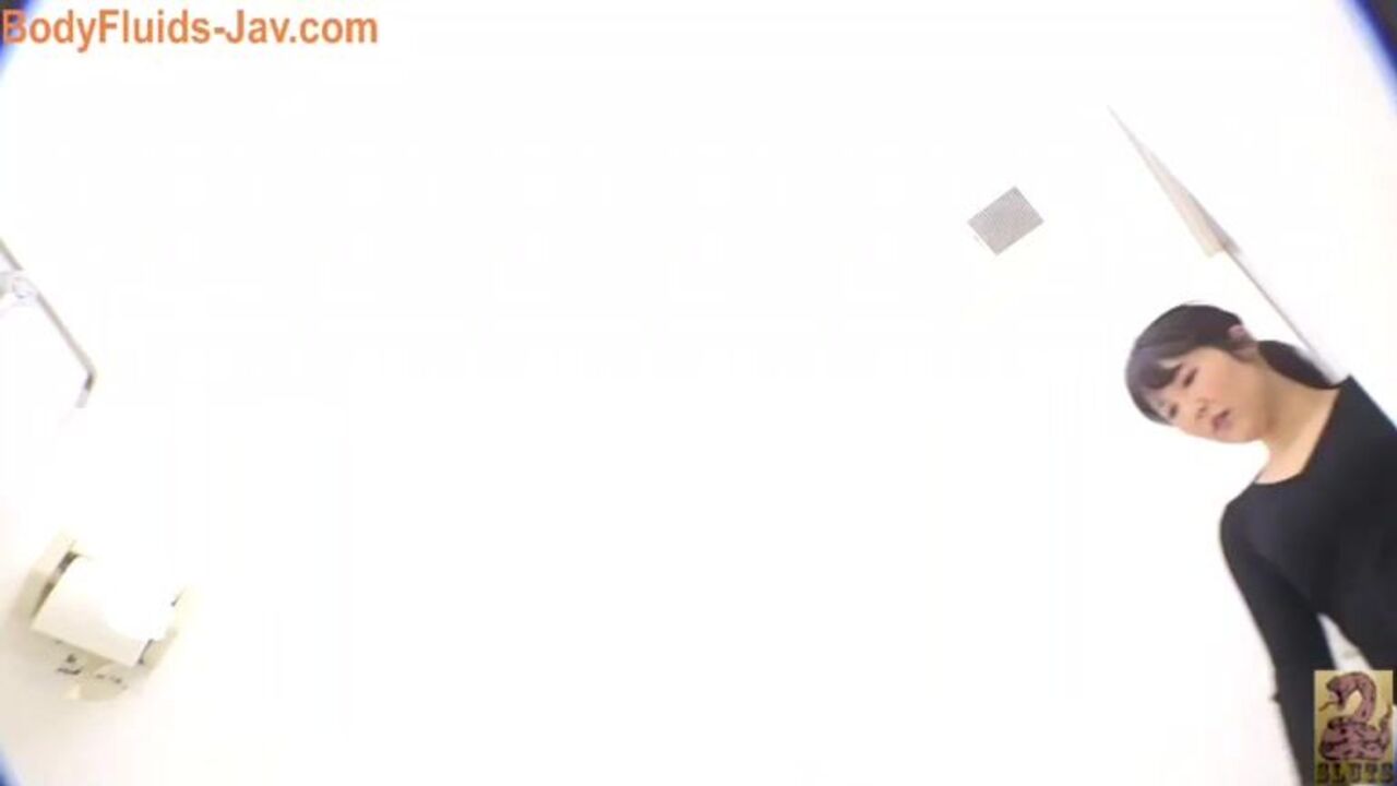 Watch this pretty jap slut scat and get drilled hard in her pretty pussy