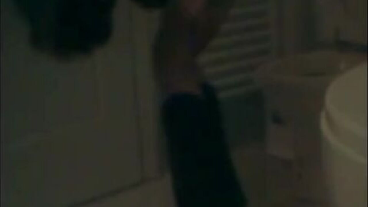 Young babe pees and poops in secret while getting a private show