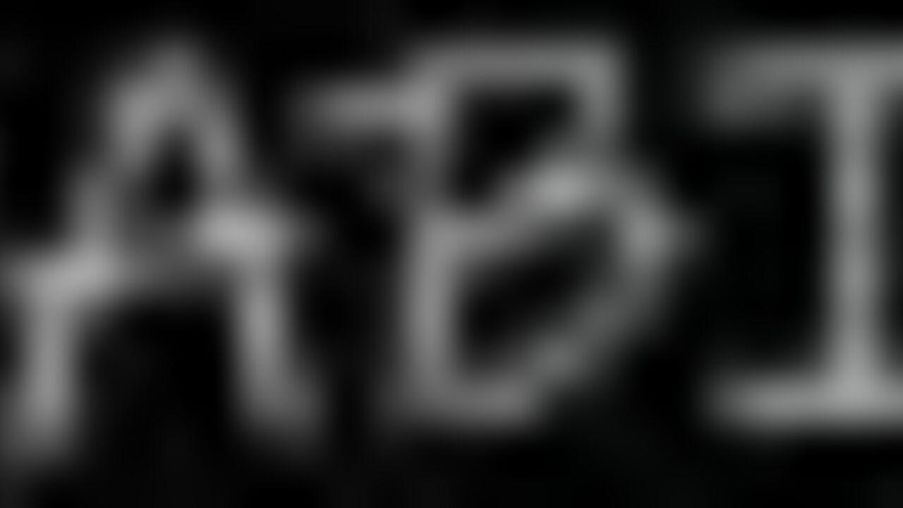 Watch these horny lesbians scat up and smeared with their own jizz