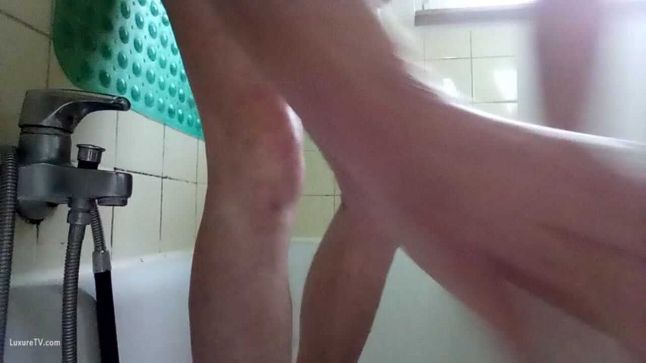 Watch this chubby slut get a sticky surprise in her scat!