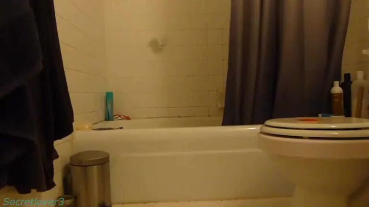 Watch this filthy scat porn video with a scatty slut