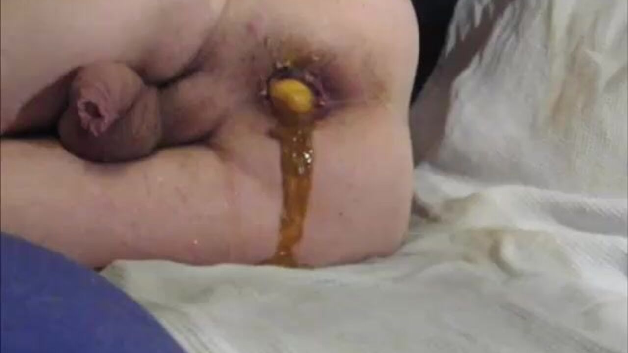 Kacken scats get soaked in a self-pounding frenzy