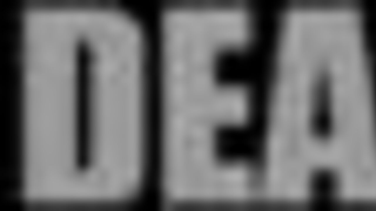 Watch patient Poops get his scat wet and wild in bed