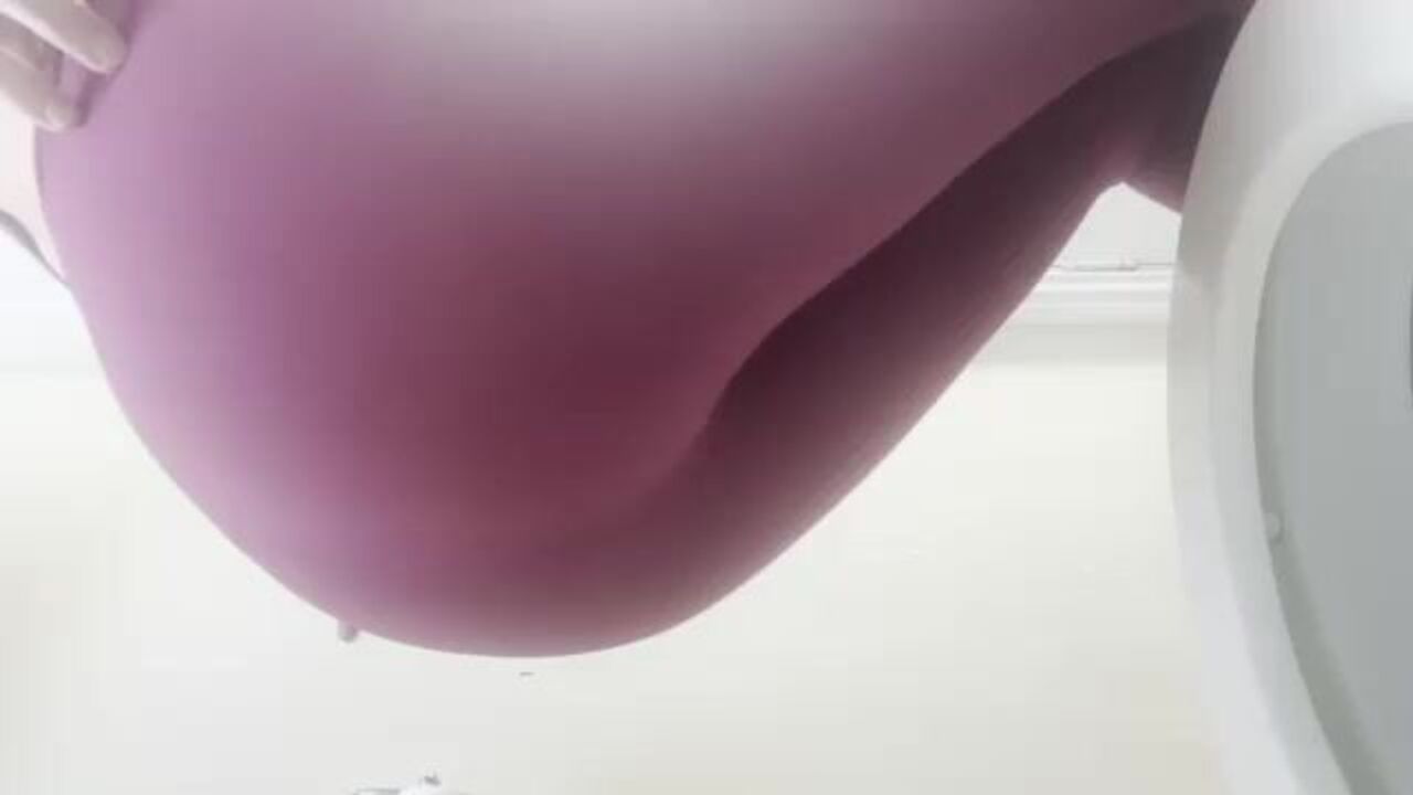 Emma gets a massive load out of her scat like a pro!