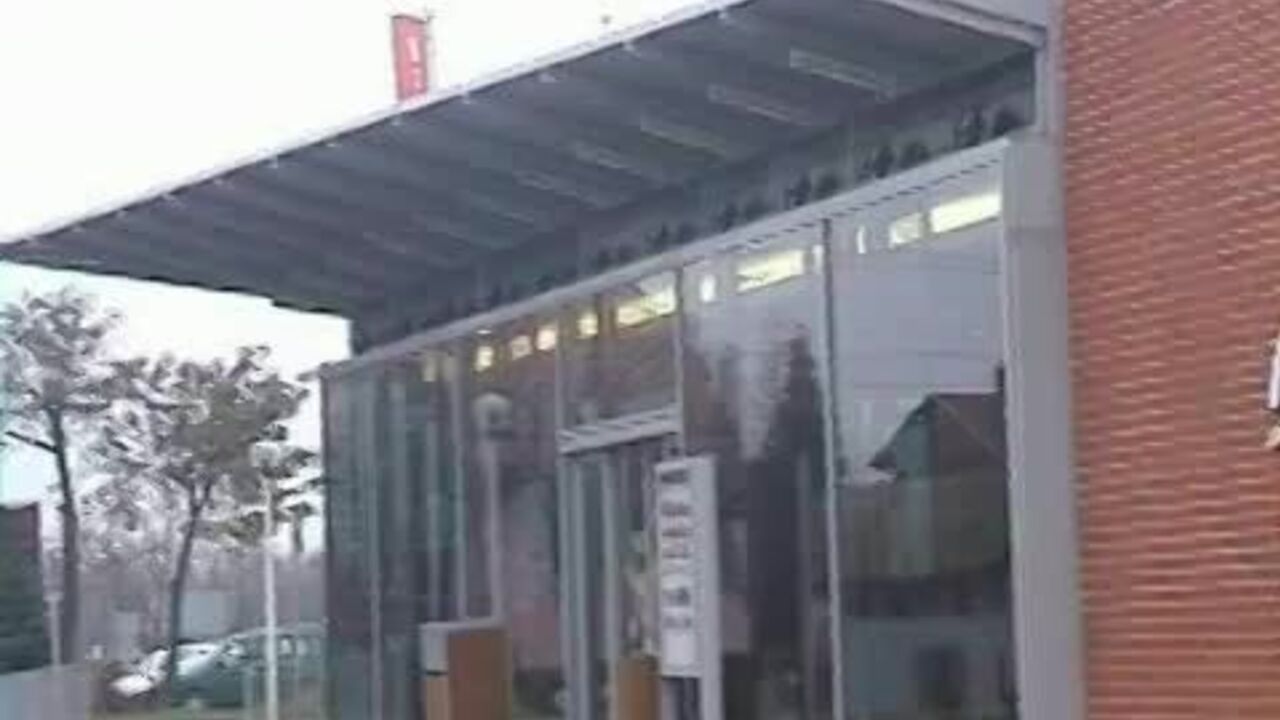 Watch this filthy slut scat and get off to her filthy fetish video