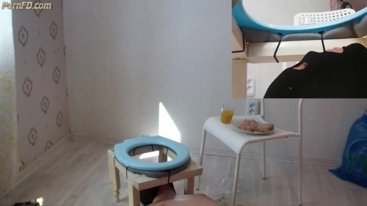 Alina's scat is a feast for your eyes and mouth!