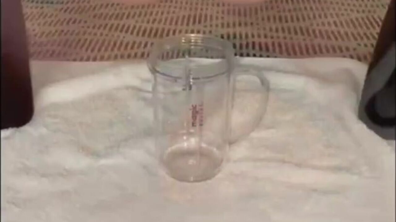 Watch this Jock toilet boy gush a filthy, scat-filled, and verbal shake in his toilet