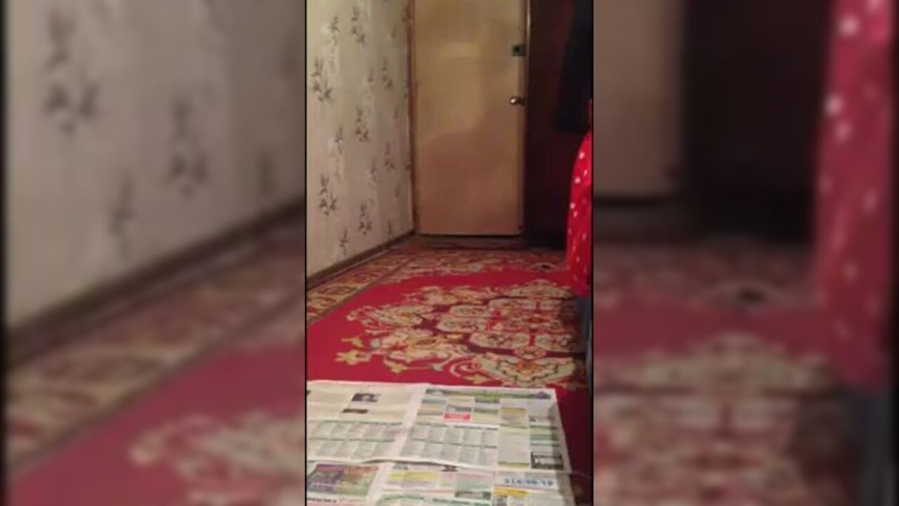 Young amateur girl with huge ass gets a hot load of golden brown pee