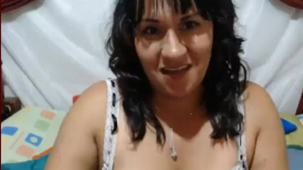 Watch this dirty old chick get her scat off on camera