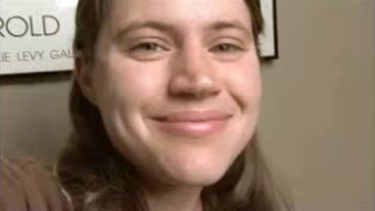 Marion11 goes wild with scat and poop action in her videos