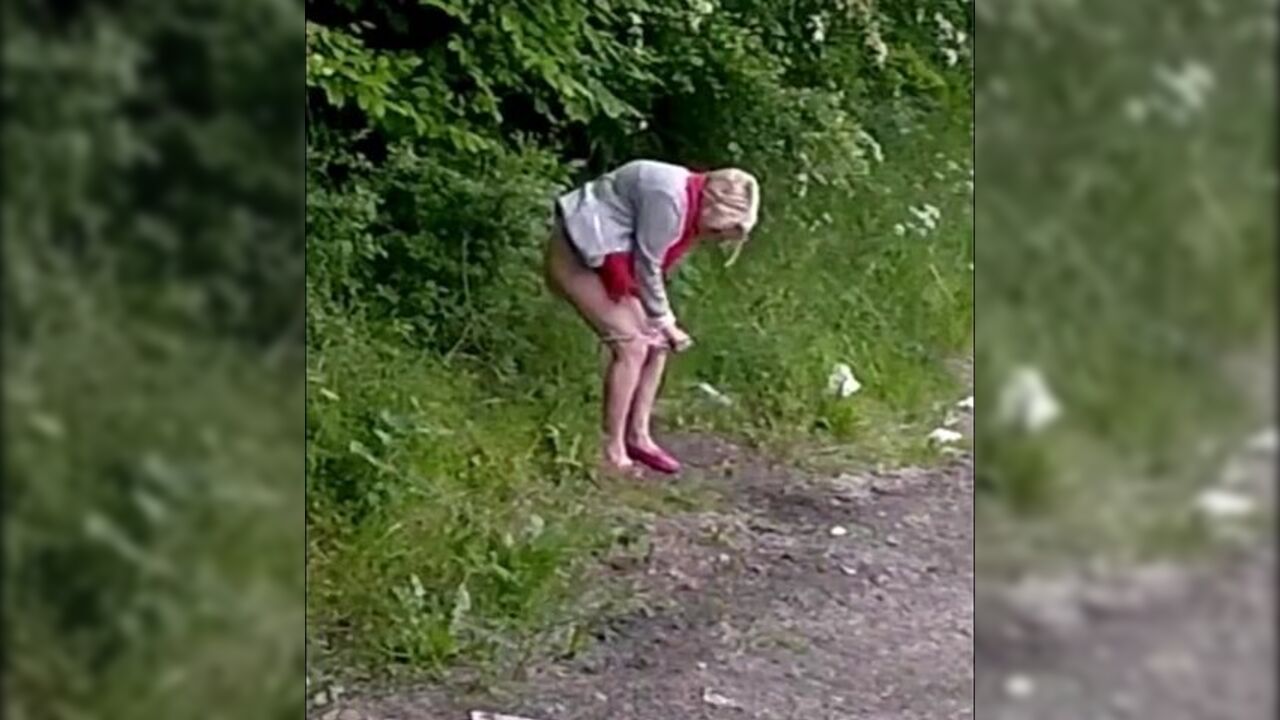 Watch this filthy mature babe scat and take a leak in POV