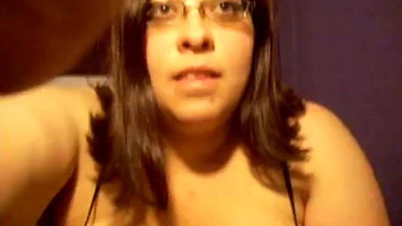 Watch this curvy BBW slut get off on her own with a belly flop