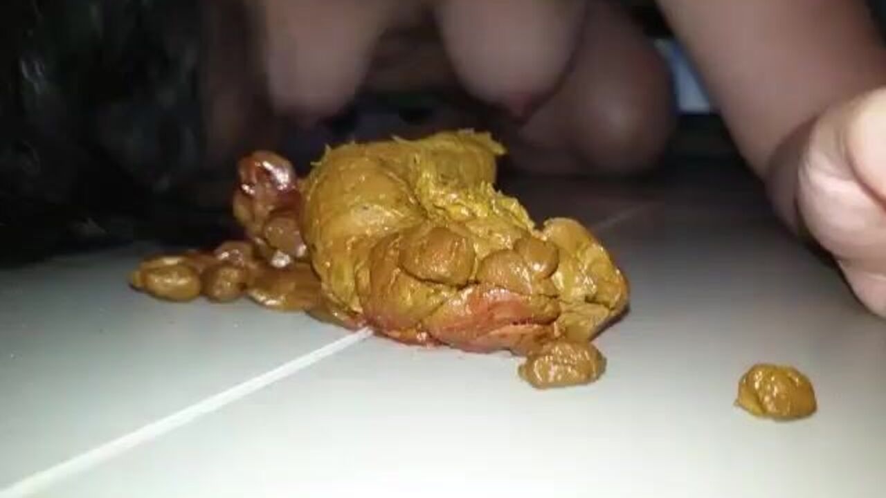 Jua Leckt and her kinky slave get down and dirty with each other in hot scat action