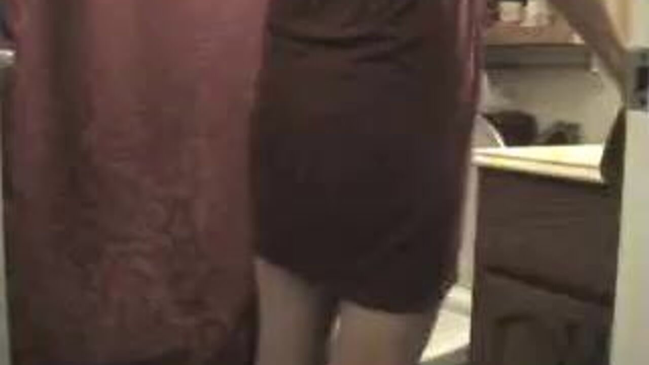 Watch Josie Pees get kinky with her scat and get off on slave scatting