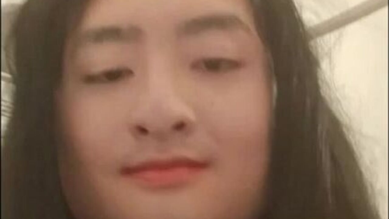 Part 1: Watch this kinky girl get her pussy and ass stuffed in the bathtub