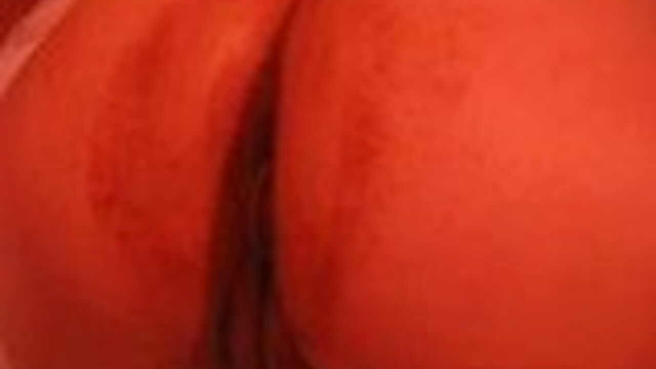 Watch this kinky scat porn video of a filthy slut getting her pussy and ass stuffed