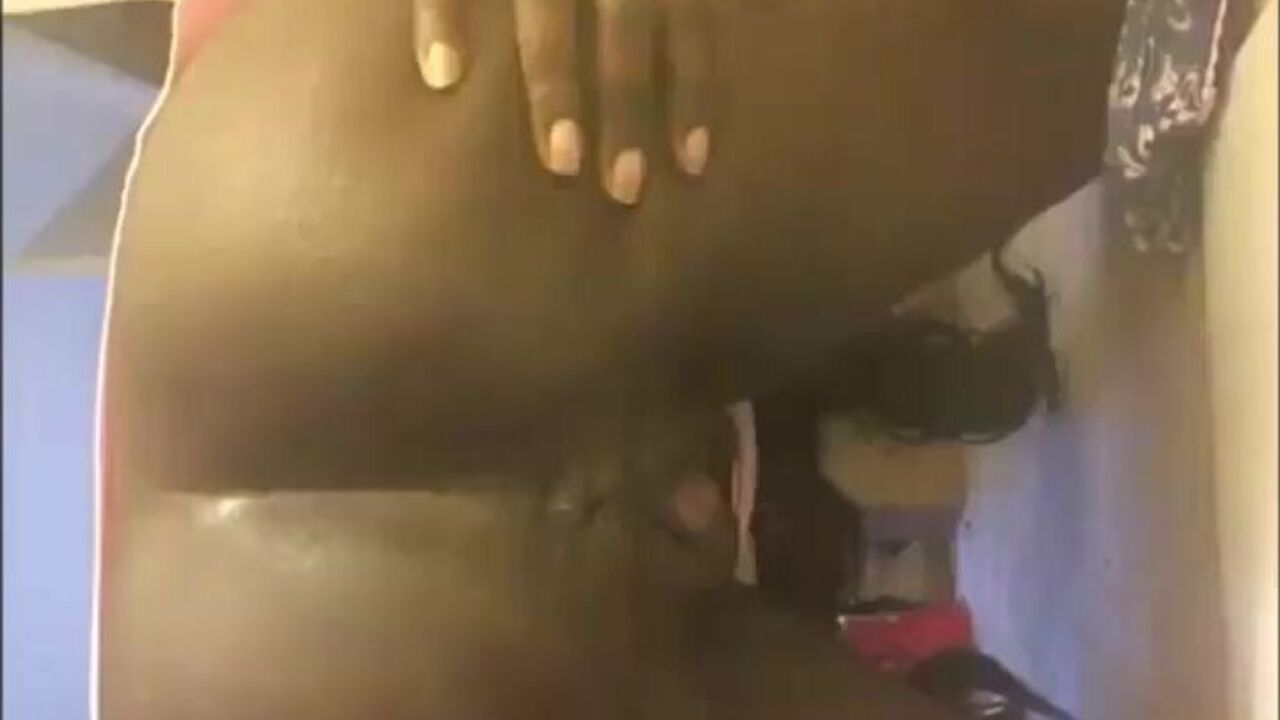 Blonde hottie gets kinky with her pee & scat play