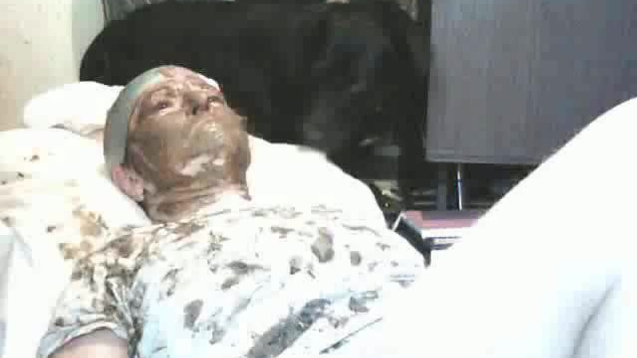 This guy is the king of wives: The spa treatment he'll give you for your hard-on!