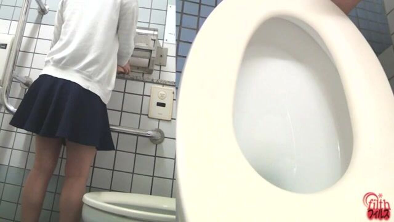 Watch this scat porn video of a dirty Asian toilet view