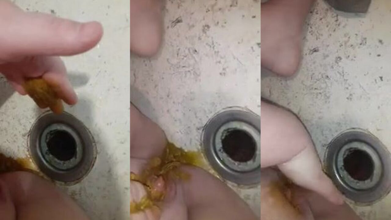 Watch this first-timer rubs her pussy and scat for the first time