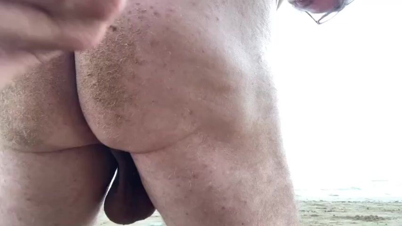 Watch this Greek dude eat his own load on the beach after being naughty on the couch