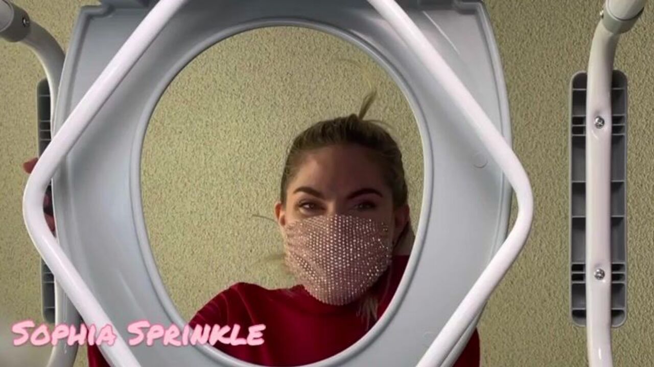 Watch Sur la Lunette, the filthy scat video of a scat-loving slut getting off