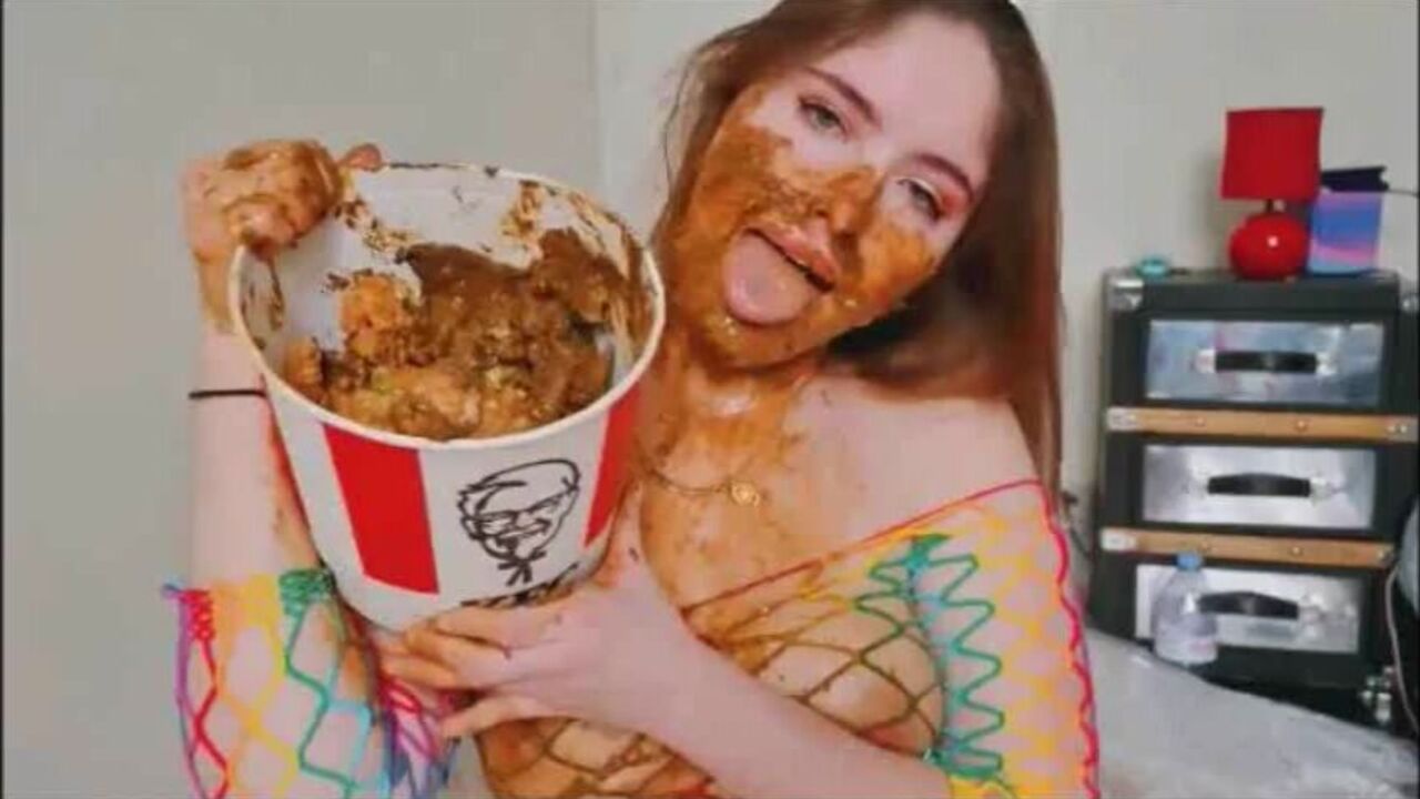 Watch how these kinky scats get down and dirty in Lèche-doigts bon II